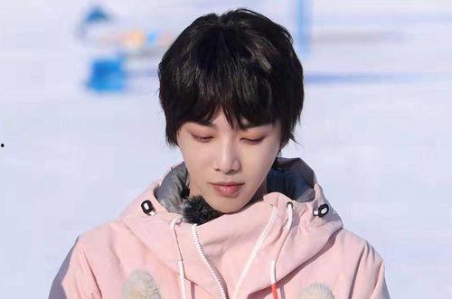 男星爆料女孩视频播放,神秘女孩视频引发热议，真相究竟如何？  第2张